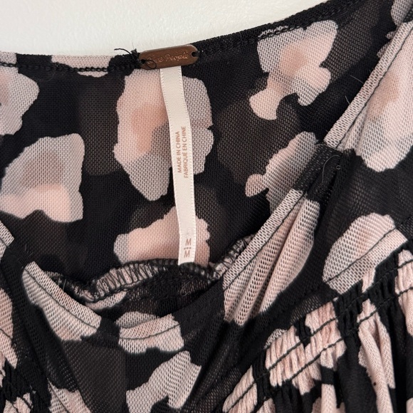 Free People Meg's Leopard Print Mesh Cropped Bubble Hem Blouse size Medium - Picture 4 of 8